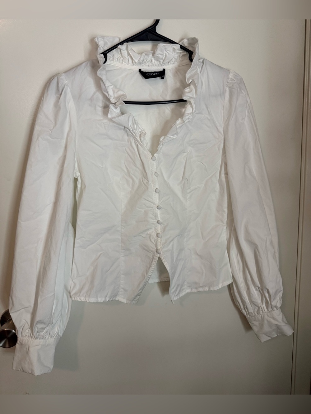 Cider White Ruffle Collar Button-Front Blouse XS